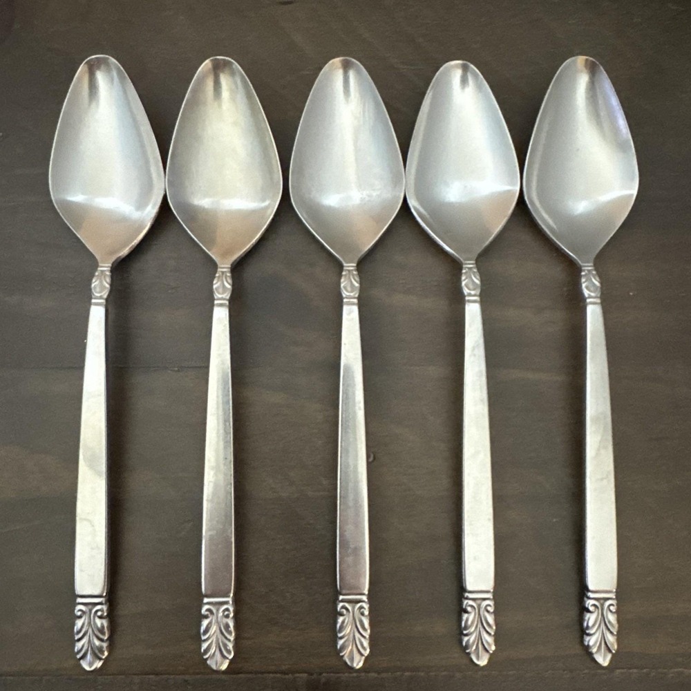 International stainless Deluxe Norse 6 oval soup spoons - 7 1/8"